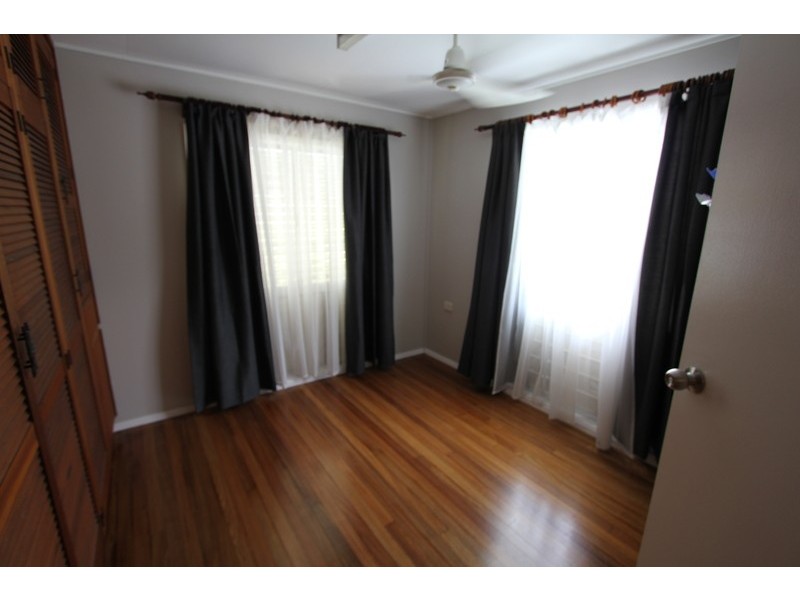 18 Kingsford Street, Mooroobool QLD 4870