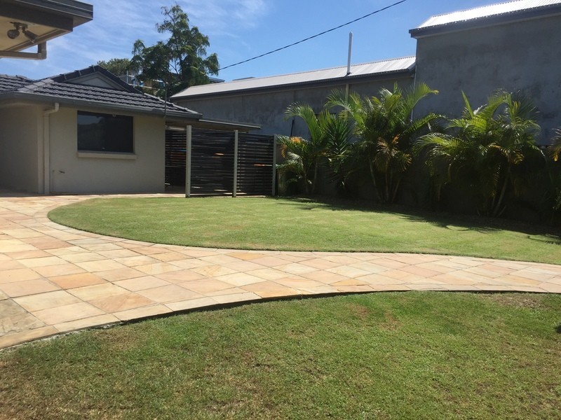 1  Pearl Key, Broadbeach Waters QLD 4218