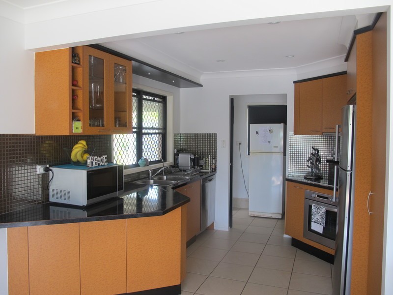 1  Pearl Key, Broadbeach Waters QLD 4218