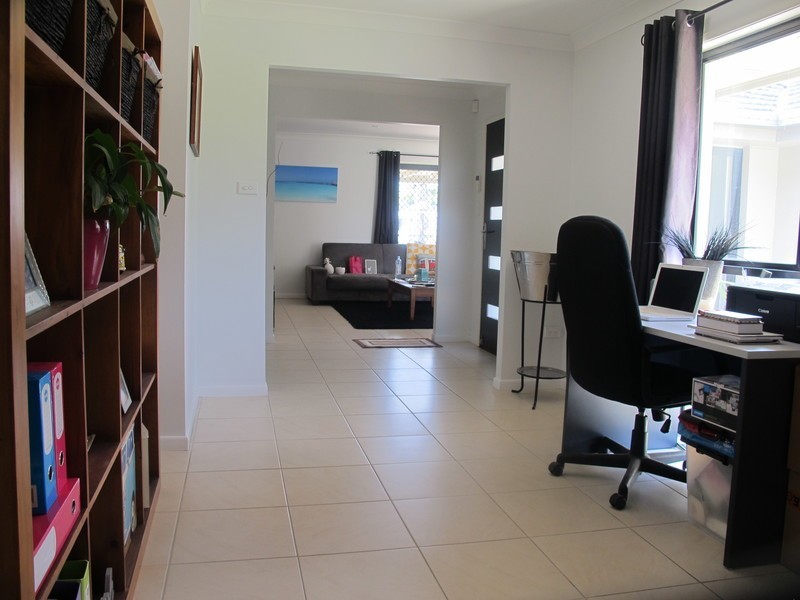 1  Pearl Key, Broadbeach Waters QLD 4218