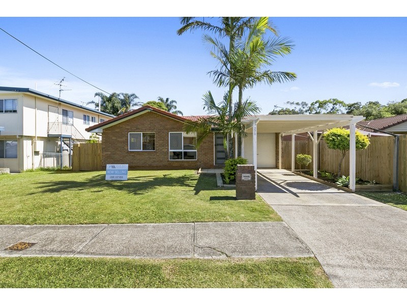 270 Government Rd, Labrador QLD 4215