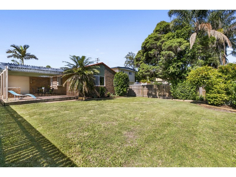 270 Government Rd, Labrador QLD 4215