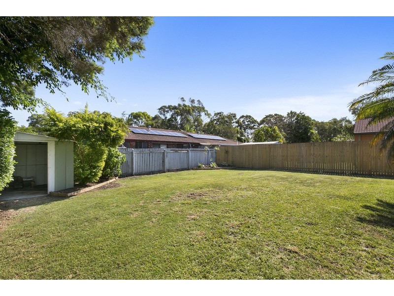 270 Government Rd, Labrador QLD 4215