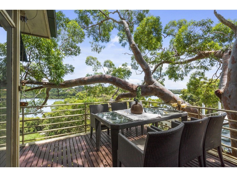 5 Belmore Road, Peakhurst NSW 2210