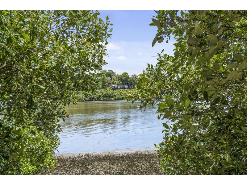 5 Belmore Road, Peakhurst NSW 2210