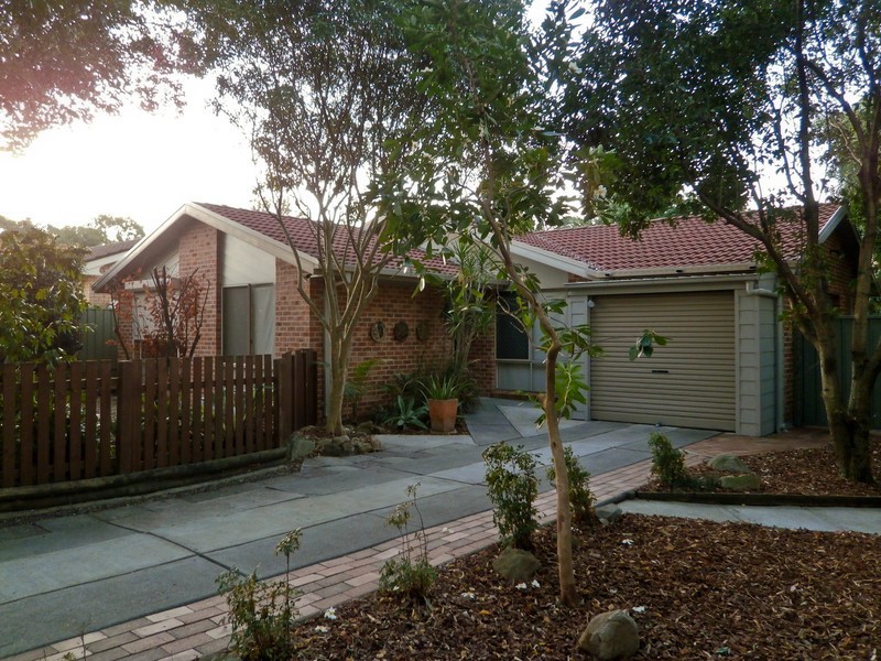 15 Country Grove Drive, Cameron Park NSW 2285