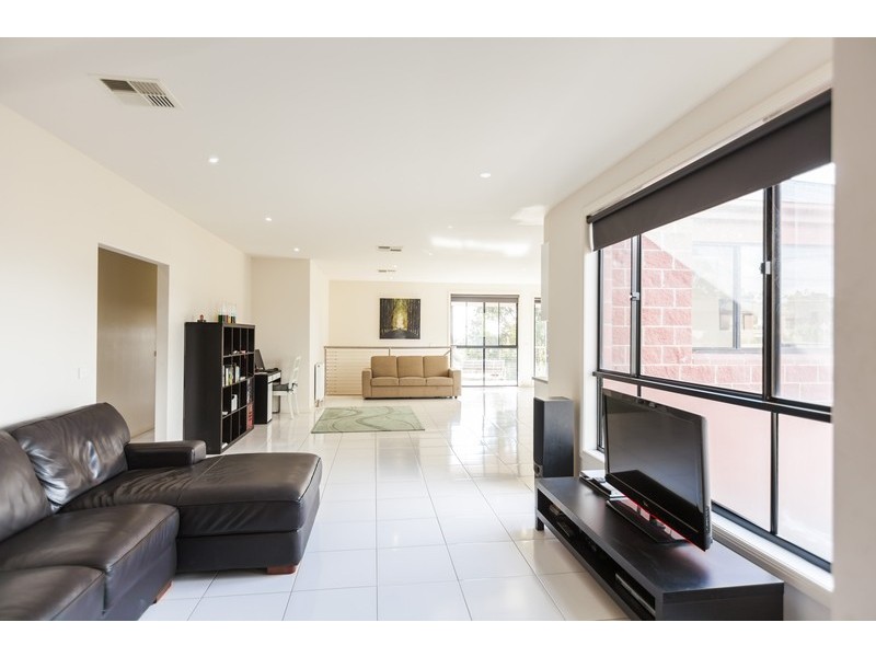 13 Saunders Close, Mount Pleasant VIC 3350