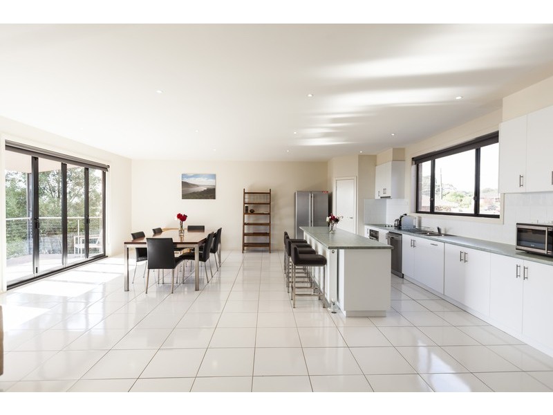 13 Saunders Close, Mount Pleasant VIC 3350