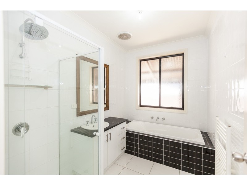 13 Saunders Close, Mount Pleasant VIC 3350