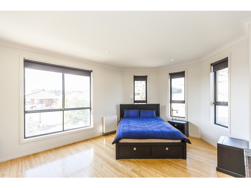 13 Saunders Close, Mount Pleasant VIC 3350