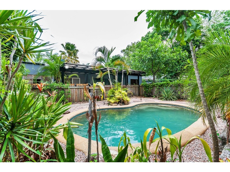 53 Baronia Cresent, Holloways Beach QLD 4878