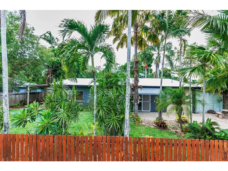 53 Baronia Cresent, Holloways Beach QLD 4878