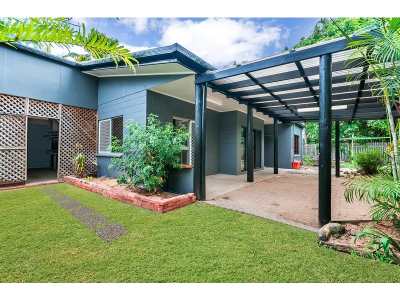 53 Baronia Cresent, Holloways Beach QLD 4878