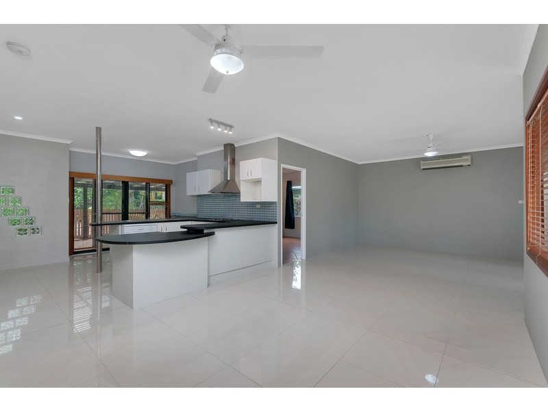 53 Baronia Cresent, Holloways Beach QLD 4878