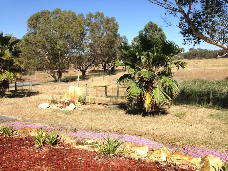 54 Laura Road, Wanerie WA 6503