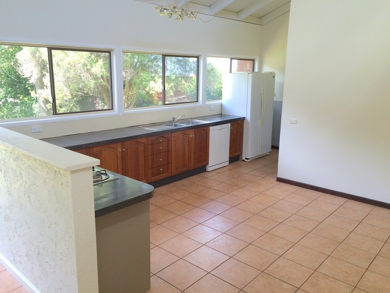 144 Beacon Road, Tamborine Mountain QLD 4272