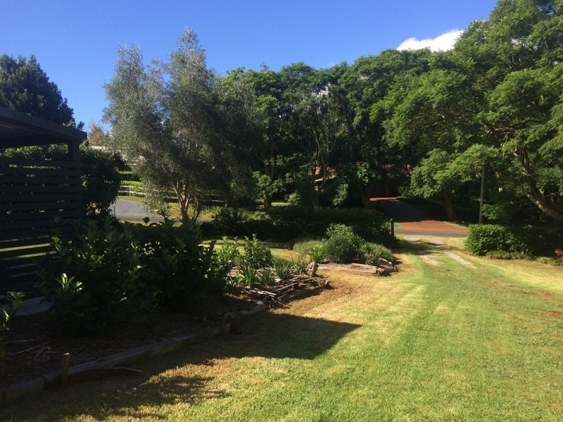 144 Beacon Road, Tamborine Mountain QLD 4272