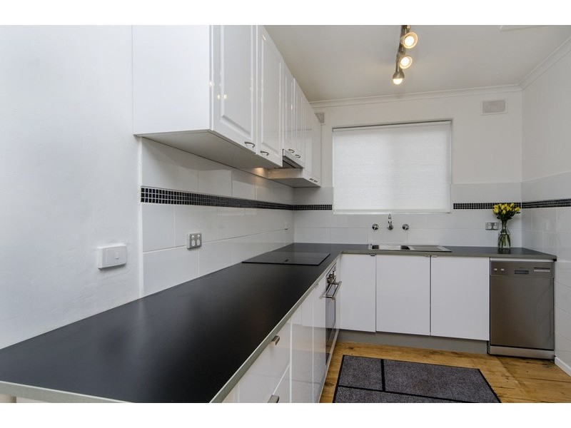 16 Weeroona Avenue, Port Noarlunga South SA 5167