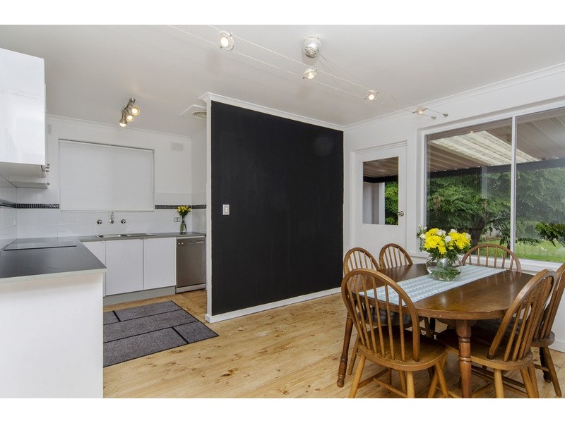 16 Weeroona Avenue, Port Noarlunga South SA 5167