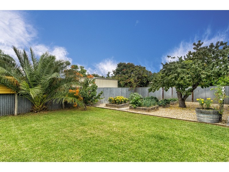 16 Weeroona Avenue, Port Noarlunga South SA 5167