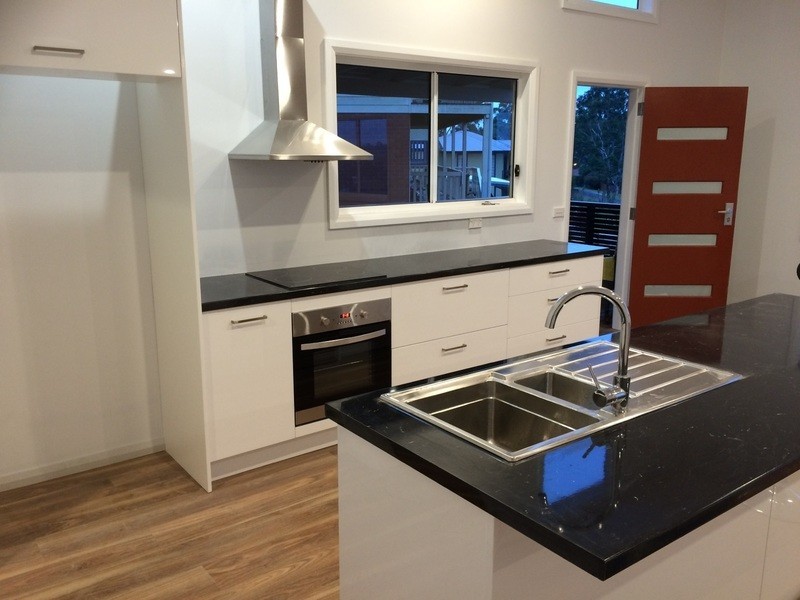 17 Pioneer Ave, Moruya NSW 2537