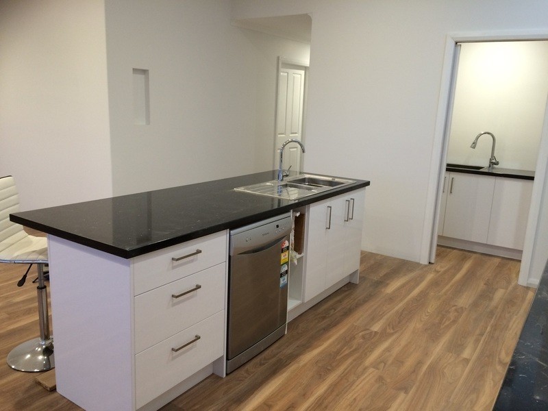 17 Pioneer Ave, Moruya NSW 2537