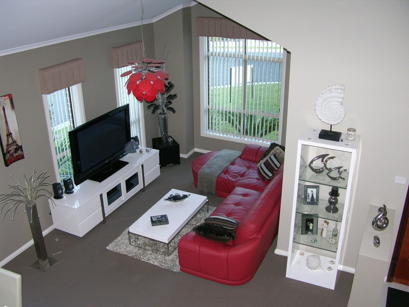 23 Robey Ave, Middleton Grange NSW 2171