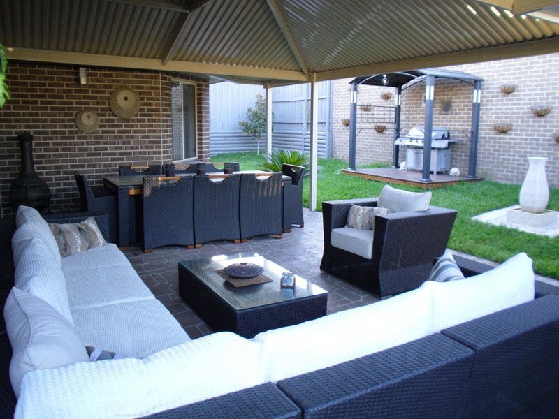 23 Robey Ave, Middleton Grange NSW 2171