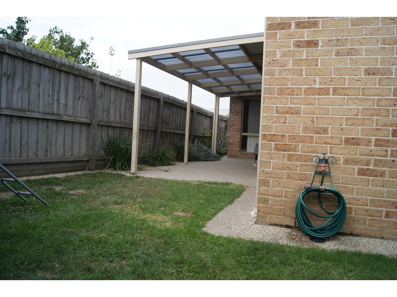 2/1 Ursa Street, Belmont VIC 3216