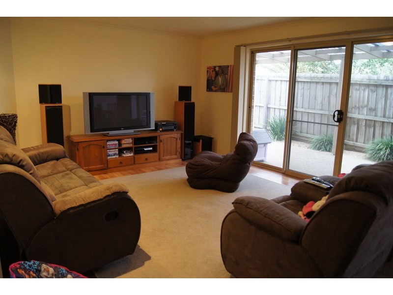 2/1 Ursa Street, Belmont VIC 3216