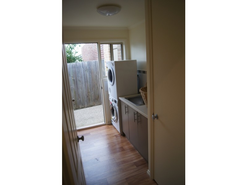 2/1 Ursa Street, Belmont VIC 3216