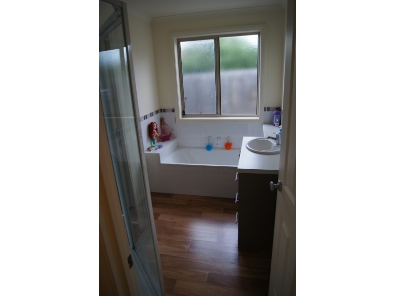 2/1 Ursa Street, Belmont VIC 3216