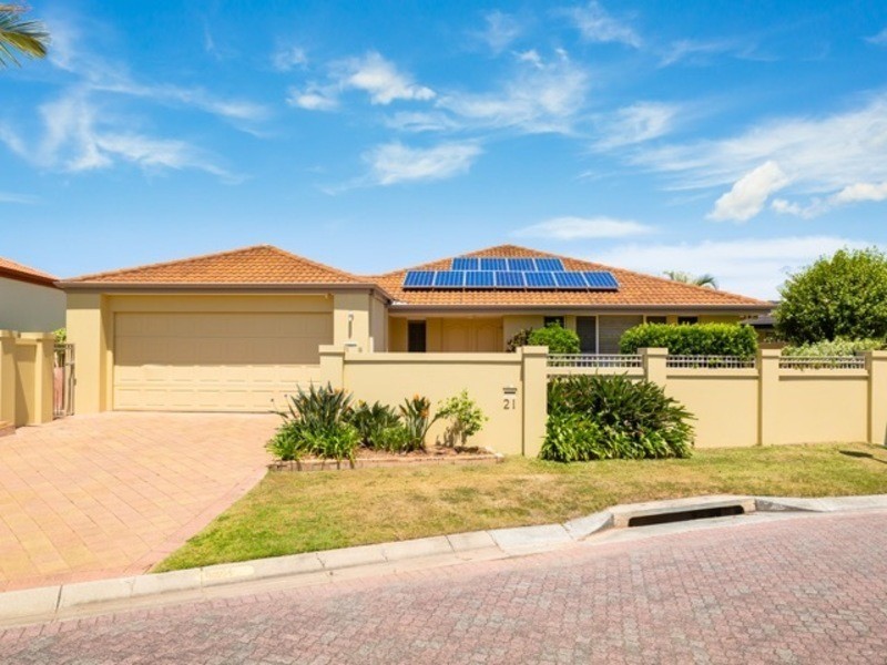 21 Moonraker Street, Clear Island Waters QLD 4226
