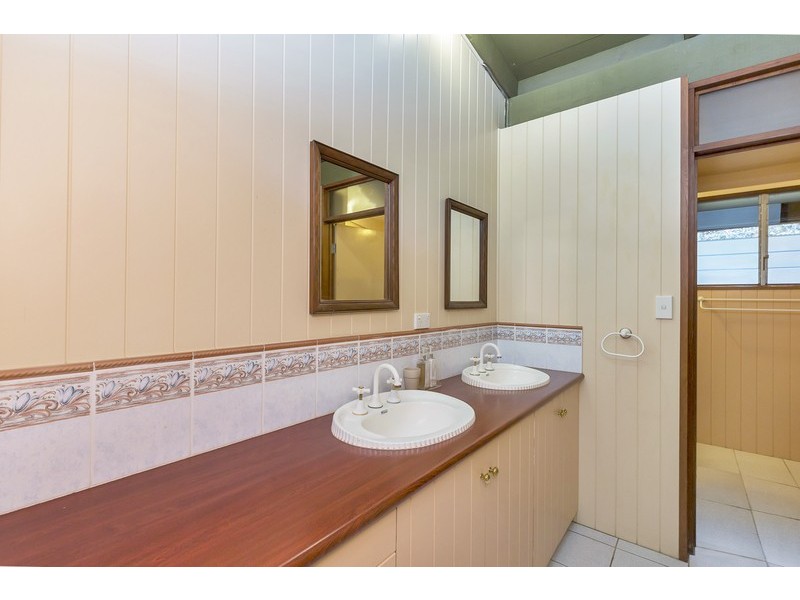 21 Moores Pocket Rd, Moores Pocket QLD 4305