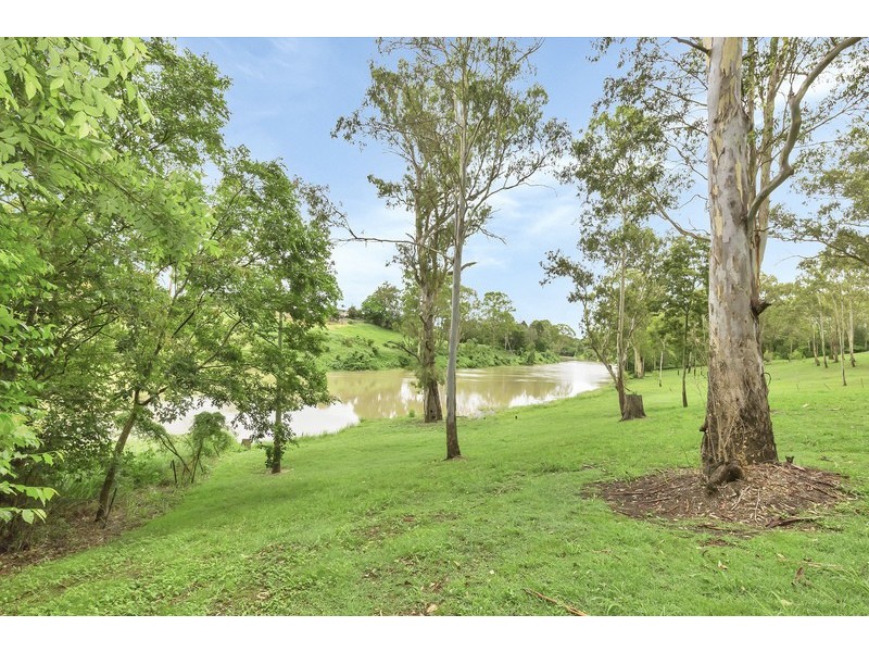 21 Moores Pocket Rd, Moores Pocket QLD 4305