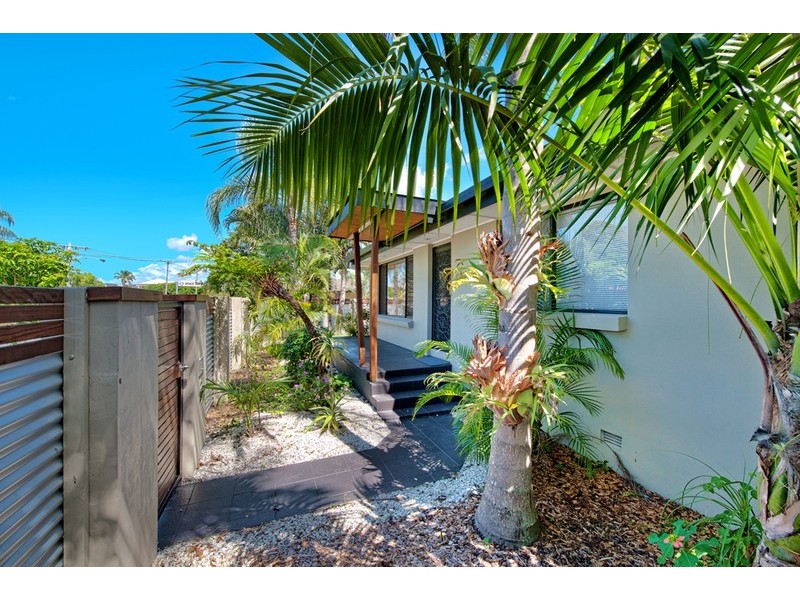 136 Muir St, Labrador QLD 4215