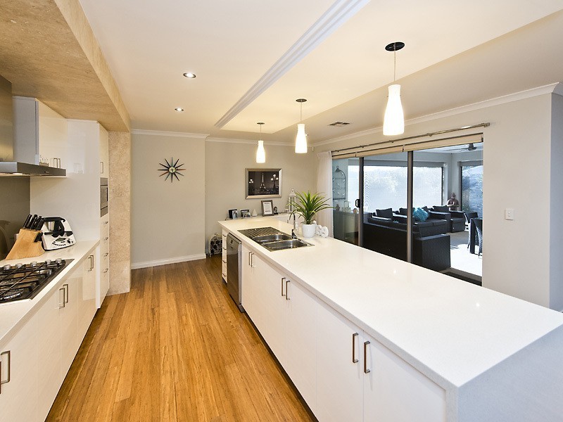 9 Pipeline Blvd, Piara Waters WA 6112