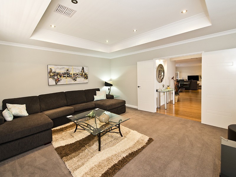 9 Pipeline Blvd, Piara Waters WA 6112