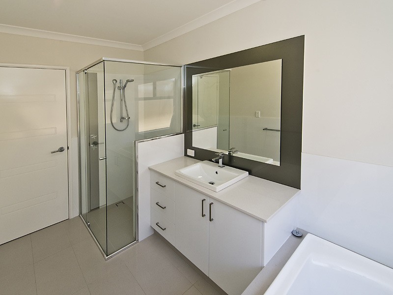 9 Pipeline Blvd, Piara Waters WA 6112