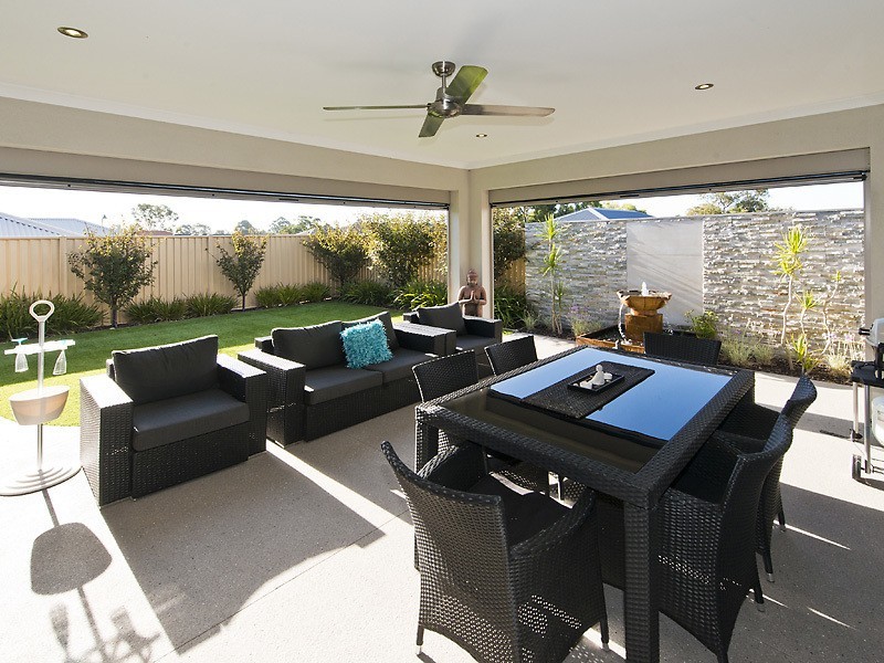 9 Pipeline Blvd, Piara Waters WA 6112