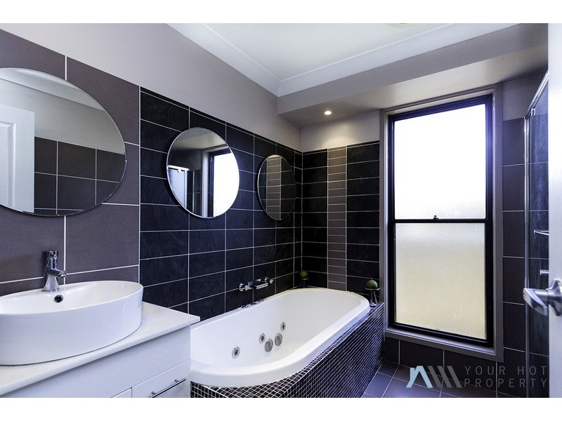 34 Muccillo St, Quakers Hill NSW 2763