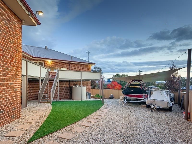 4 Myall Place, Thurgoona NSW 2640