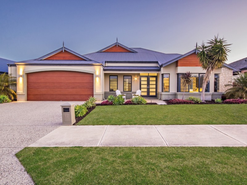 12 Burnsville Dve, Secret Harbour WA 6173