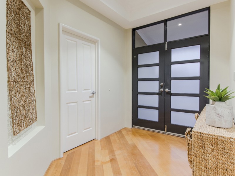 12 Burnsville Dve, Secret Harbour WA 6173