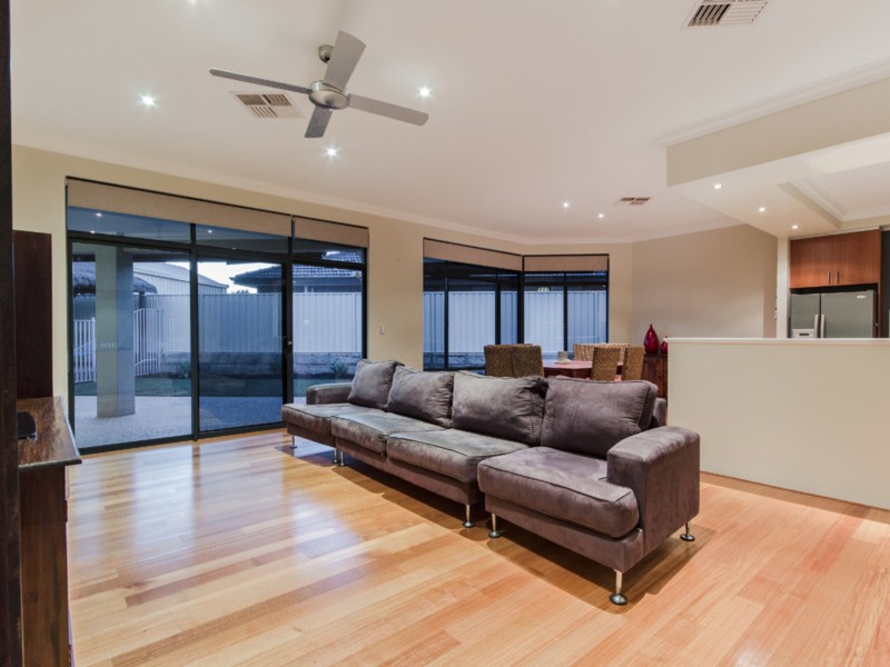 12 Burnsville Dve, Secret Harbour WA 6173