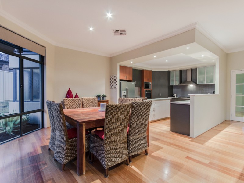 12 Burnsville Dve, Secret Harbour WA 6173