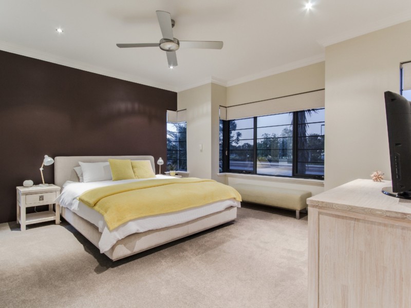 12 Burnsville Dve, Secret Harbour WA 6173