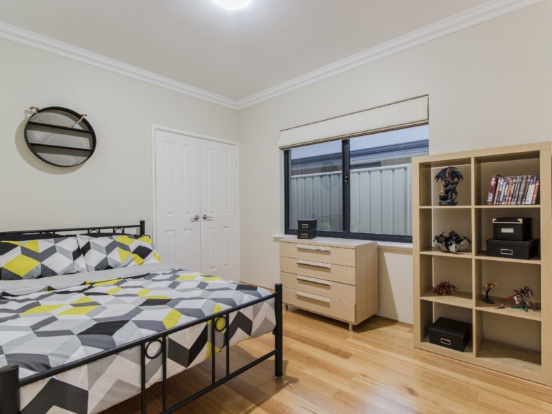 12 Burnsville Dve, Secret Harbour WA 6173