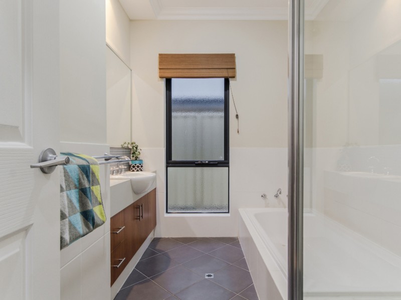 12 Burnsville Dve, Secret Harbour WA 6173