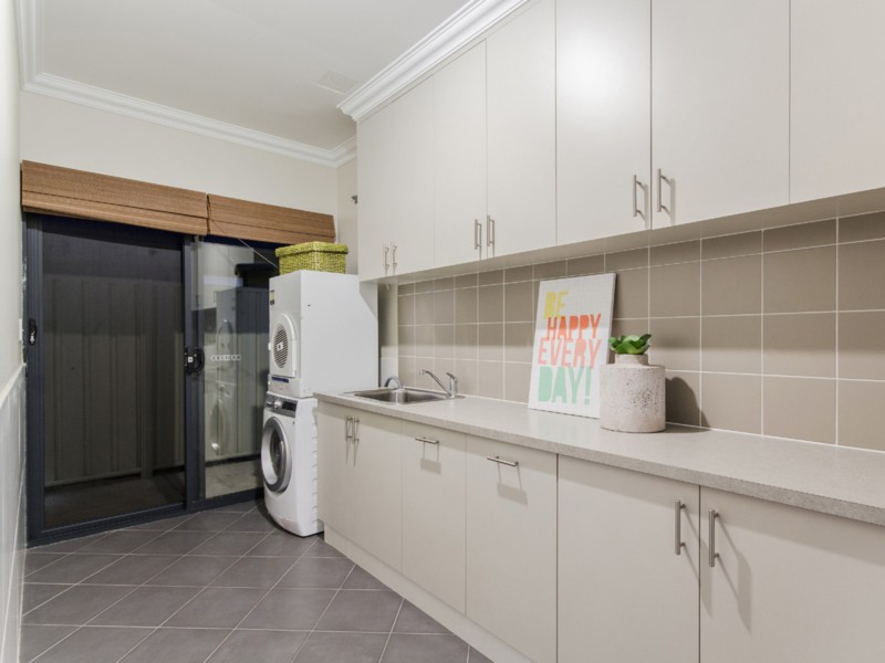 12 Burnsville Dve, Secret Harbour WA 6173